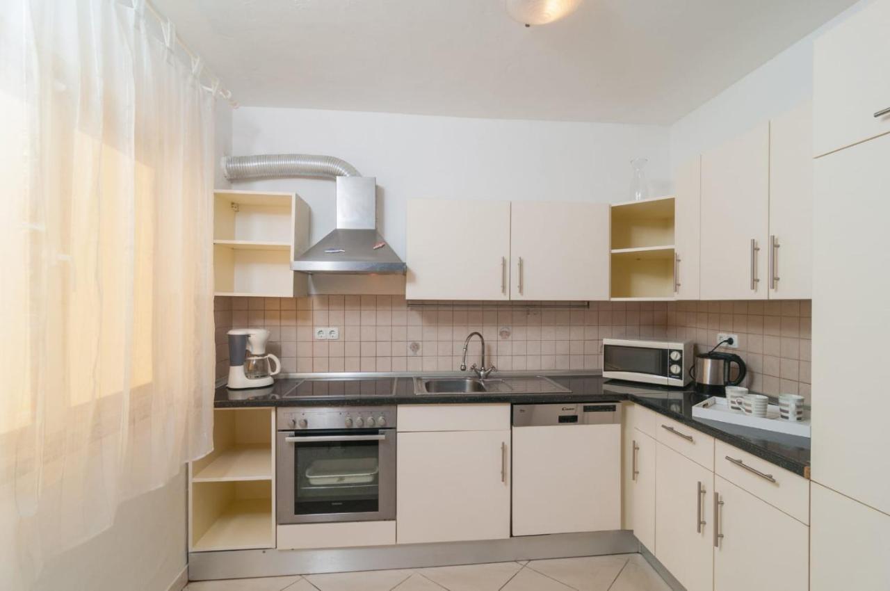 Apartment Stipic Omiš Exteriör bild