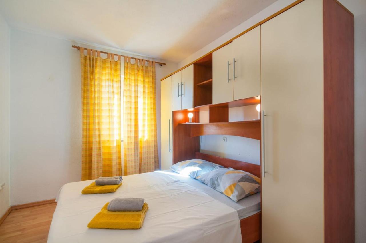 Apartment Stipic Omiš Exteriör bild